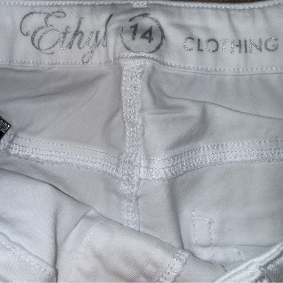 🌹𝐍𝐖𝐓-𝐄𝐓𝐇𝐘𝐋 𝐂𝐋𝐎𝐓𝐇𝐈𝐍𝐆 𝐖𝐇𝐈𝐓𝐄 𝐏𝐔𝐋𝐋 𝐎𝐍 𝐒𝐓𝐑𝐄𝐓𝐂𝐇 𝐉𝐄𝐀𝐍𝐒 - Picture 4 of 10